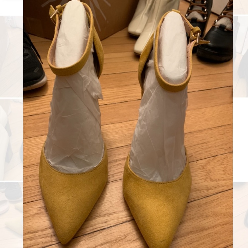 Aldo yellow strappy heel